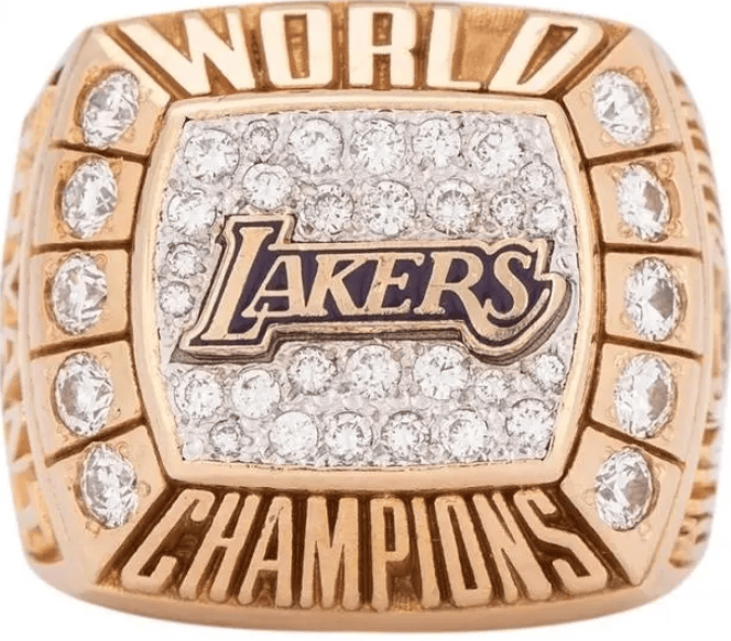 科比冠军戒指被拍卖：拍卖戒指为2000年总冠军戒指，最高竞价94000美元