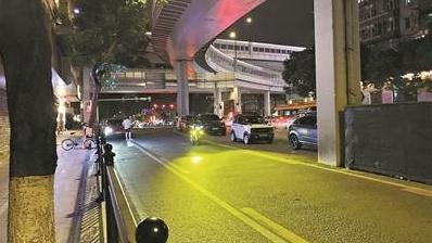 记者调查：个别车辆灯光涉嫌非法改装影响交通安全